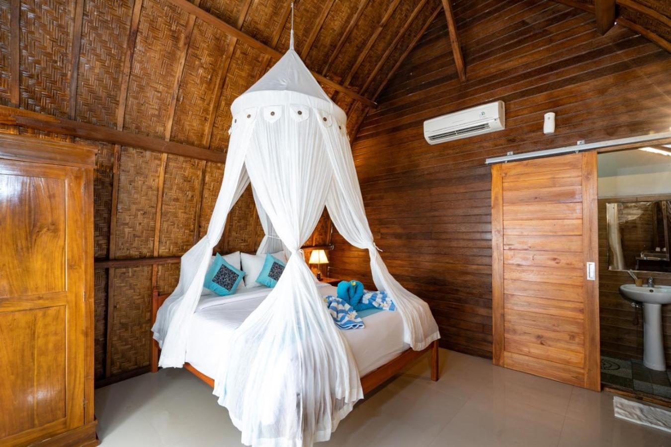 Sundi Ocean Bungalow By Abm Hotel Toyapakeh Room photo